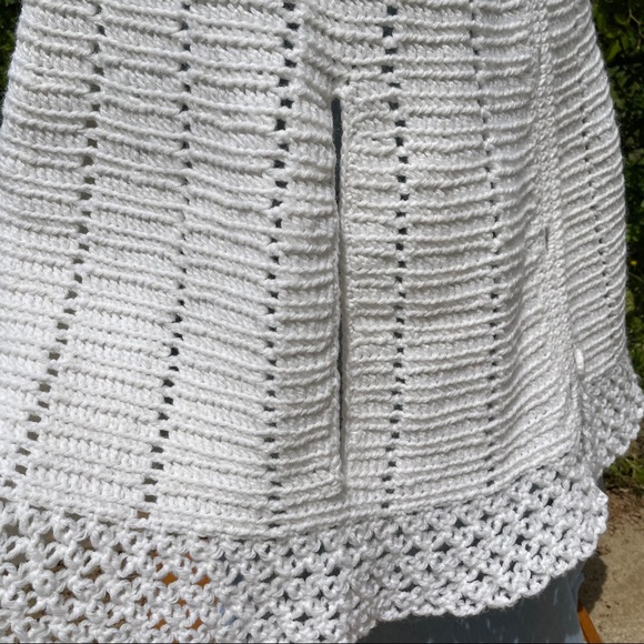 70s Crochet Poncho Sweater with Peter Pan Collar covered buttons - Picture 14 of 16